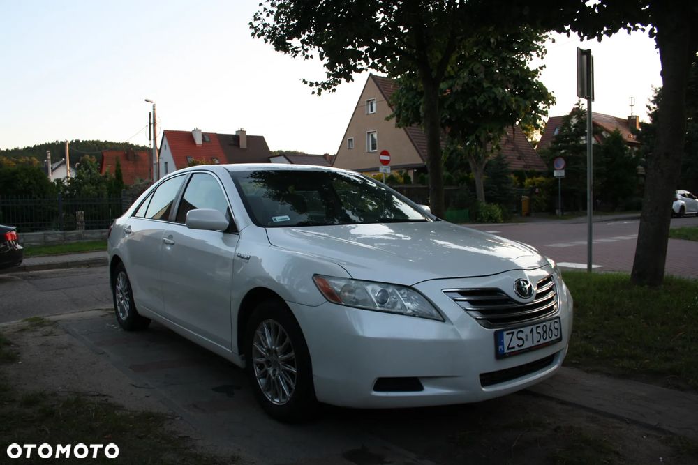 Toyota Camry 2.4 Hybrid - 3