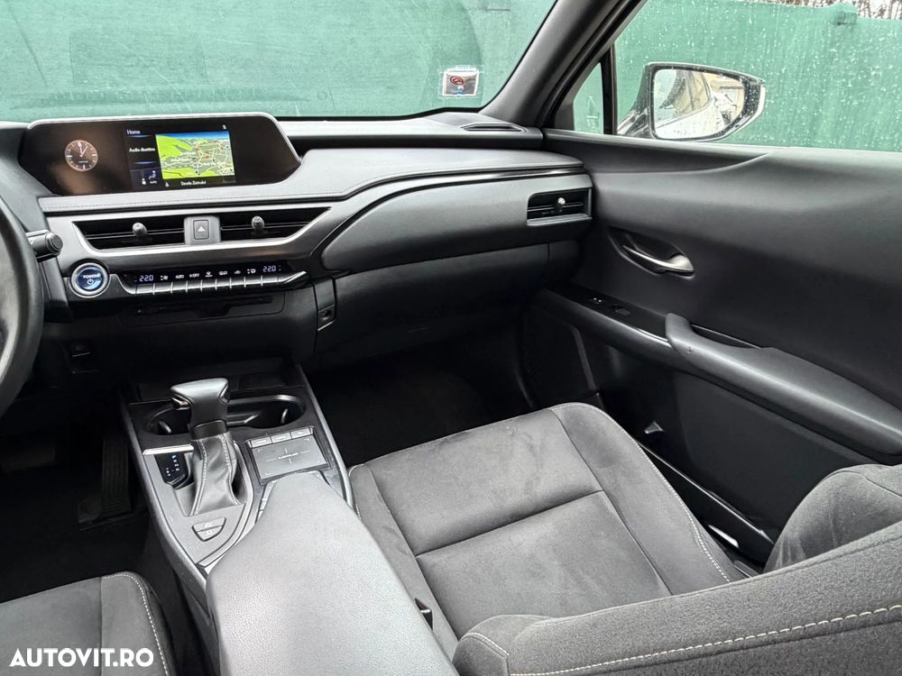 Lexus UX 250h Business Edition - 12