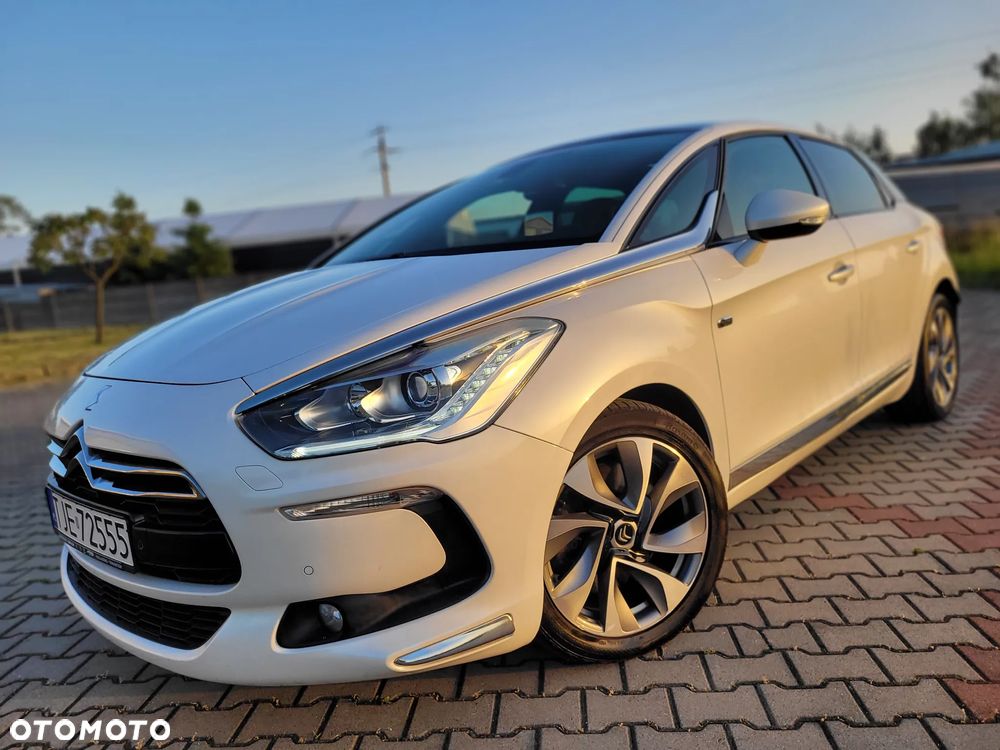 Citroën DS5 Hybrid4 Business Class - 1