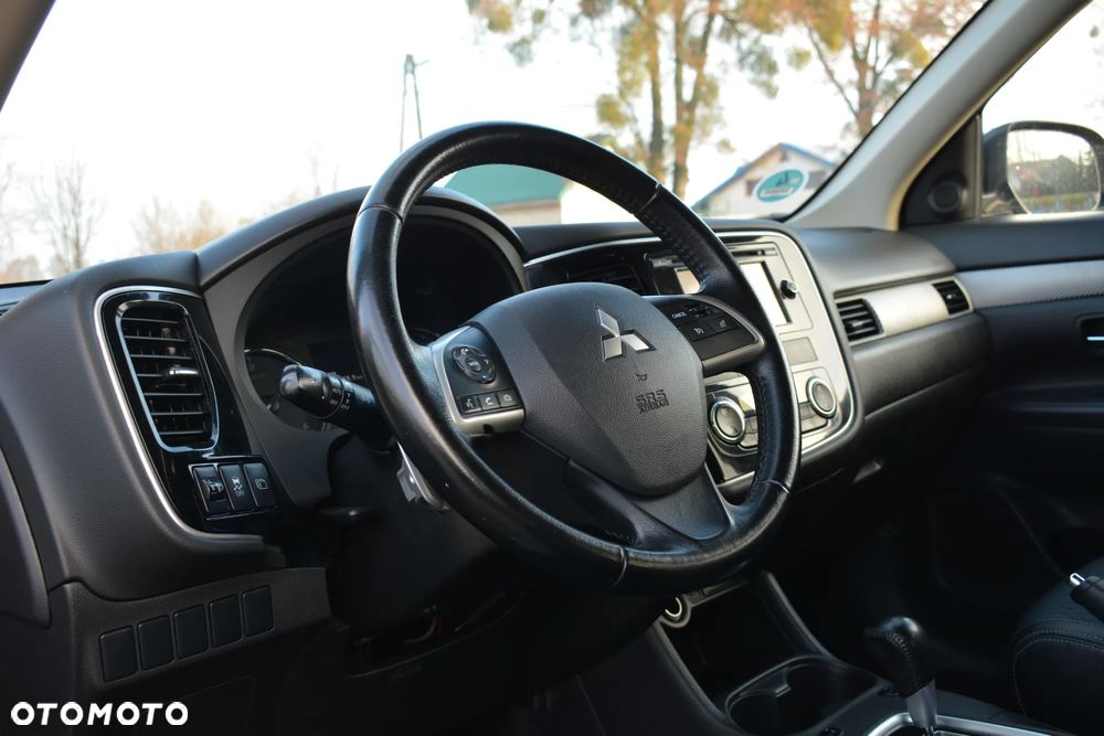 Mitsubishi Outlander - 21