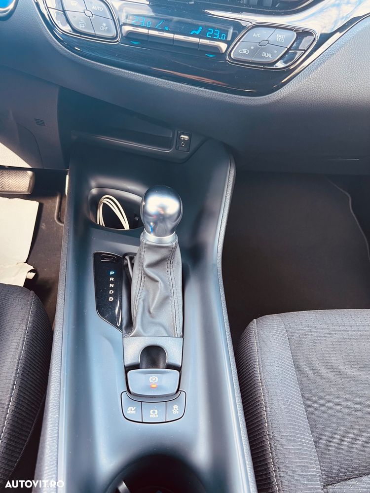 Toyota C-HR 1.8 HSD 122 CP 4x2 CVT C-lassy bi-tone - 8