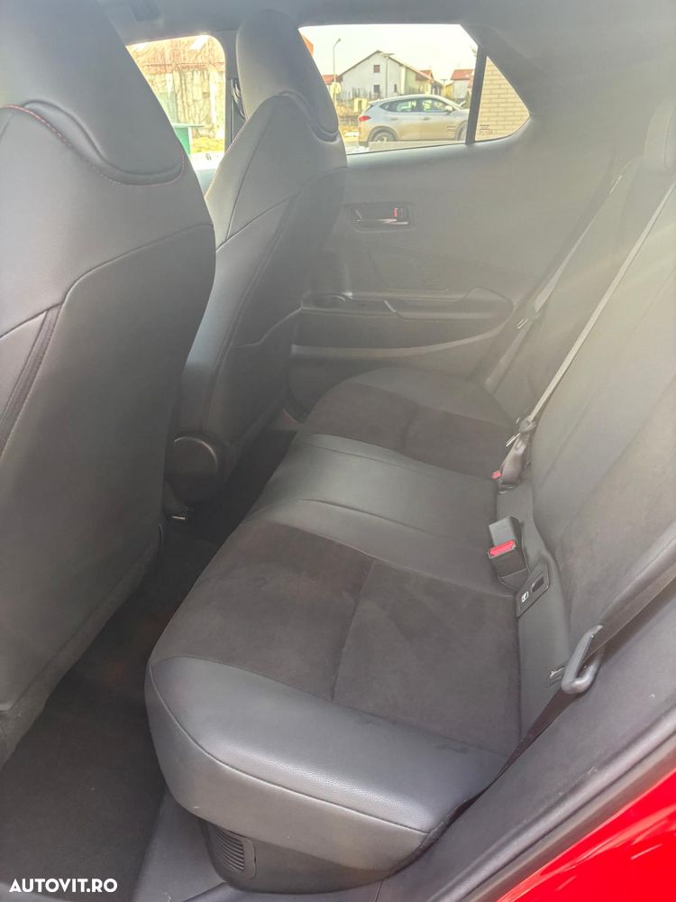 Toyota C-HR 2.0 Hybrid AWD GR SPORT Premiere - 9