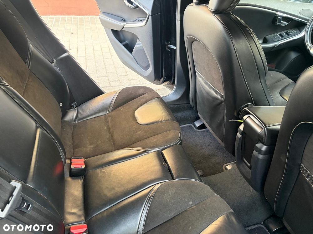 Volvo V40 ver-d2-r--design-kinetic - 18