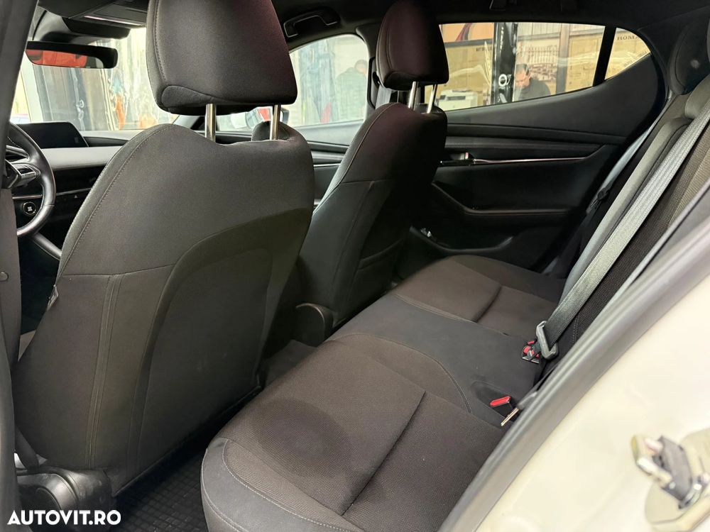 Mazda 3 G122 AT Plus - 23