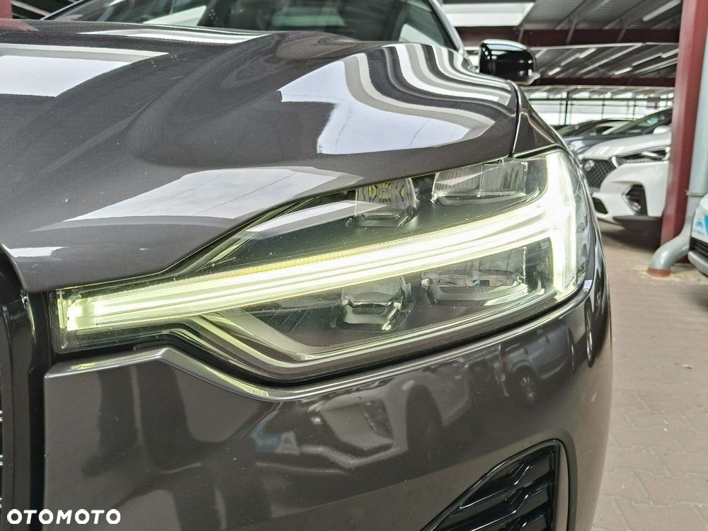 Volvo XC 60 T6 AWD Plug-In Hybrid R-Design - 7