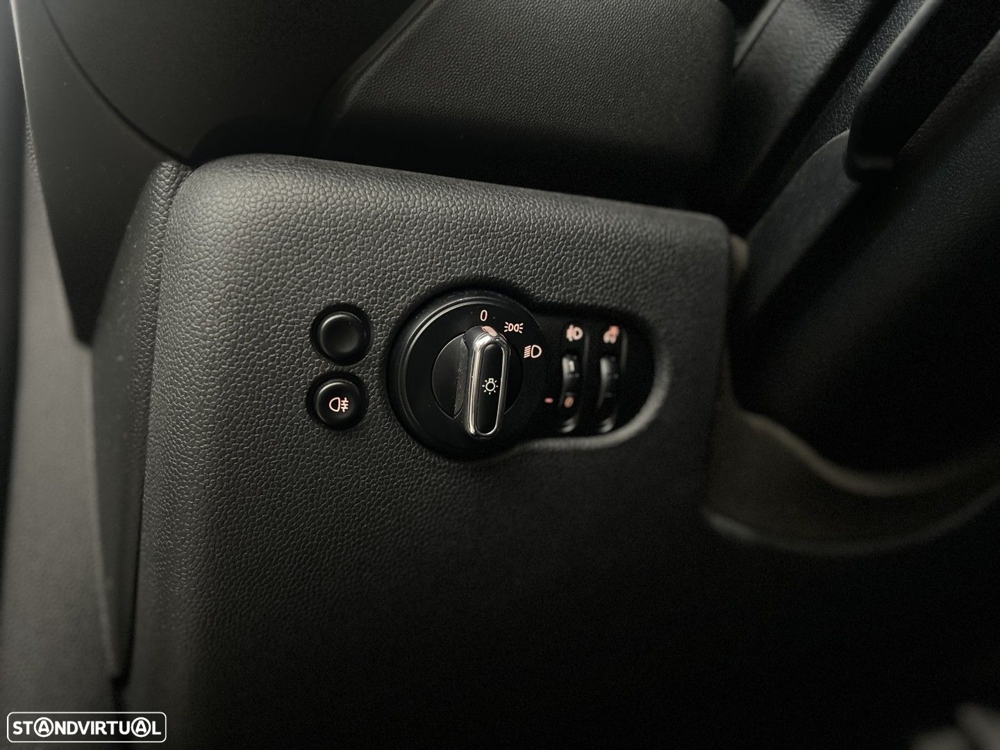 MINI 3 Portas Cooper D - 16