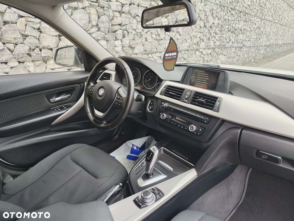 BMW Seria 3 318d Blue Performance Sport Line - 19