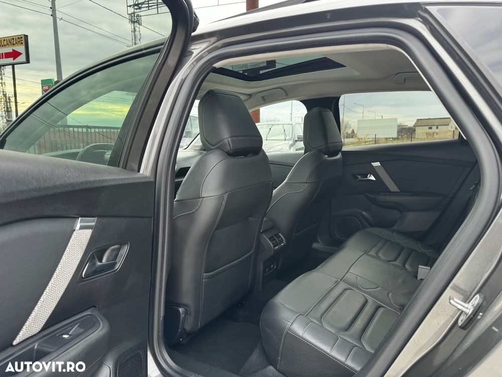 Citroën C4 1.2 PureTech S&S EAT8 Shine - 17