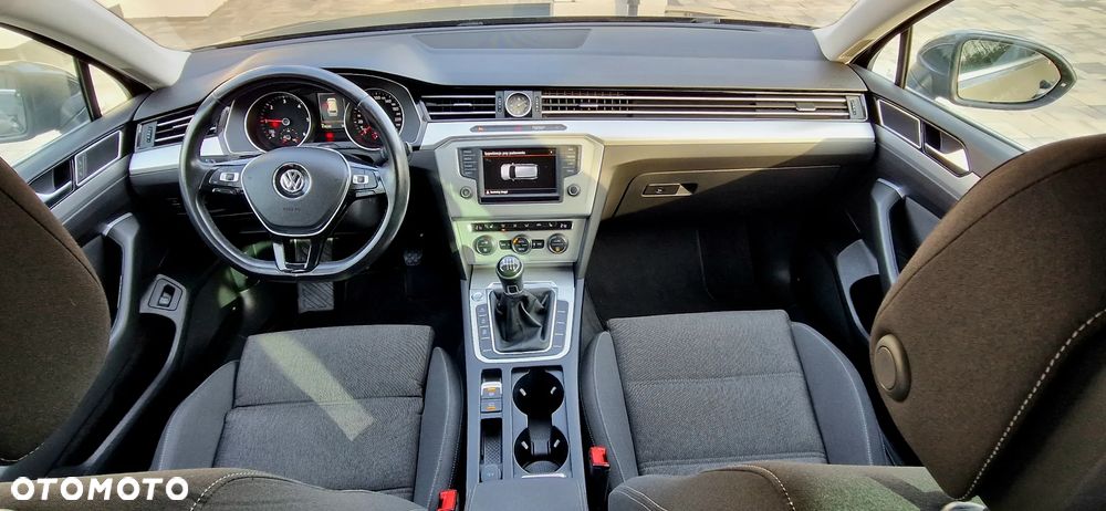 Volkswagen Passat 2.0 TDI SCR (BlueMotion Technology) Comfortline - 10