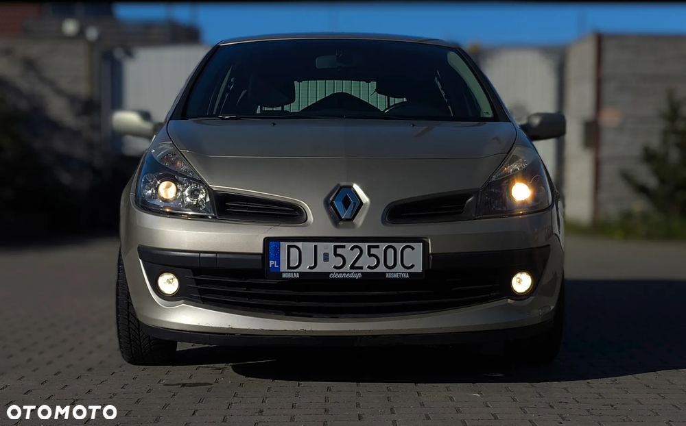 Renault Clio - 2
