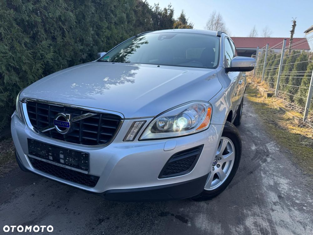 Volvo XC 60 T5 Powershift Momentum - 1