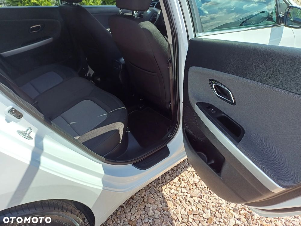 Kia Ceed 1.6 CRDi 128 Dream Team Edition - 10