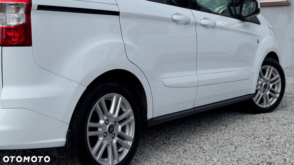 Ford Tourneo Courier 1.0 EcoBoost S&S Titanium - 12