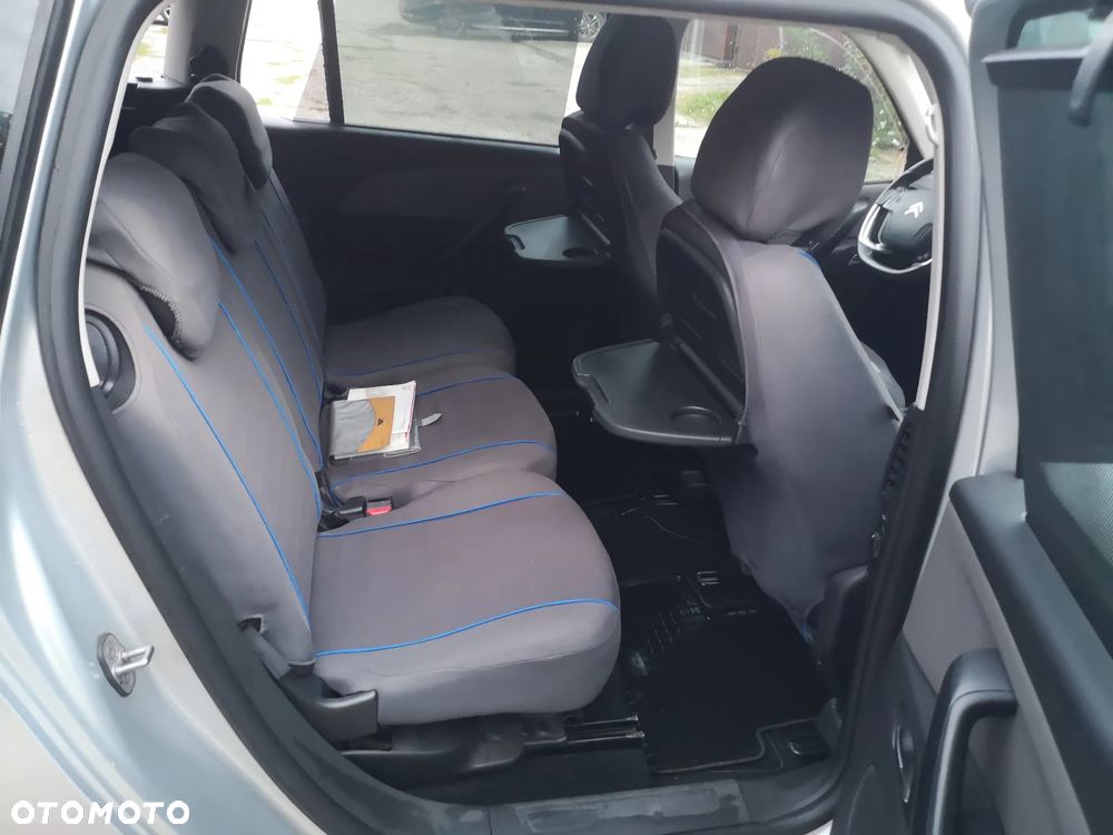Citroën C4 e-HDi 115 Selection - 16