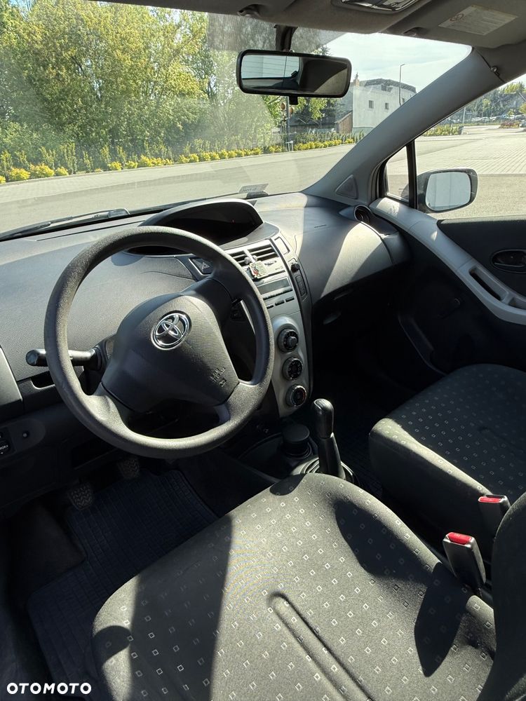 Toyota Yaris 1.0 Terra A/C - 10