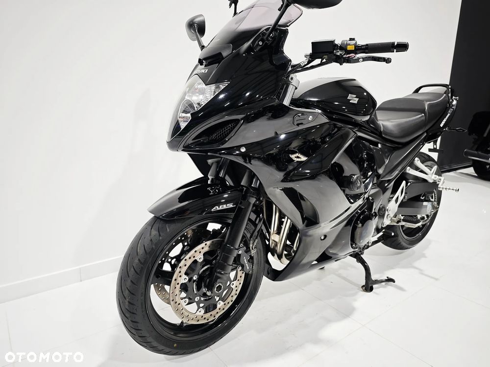 Suzuki GSX - 11