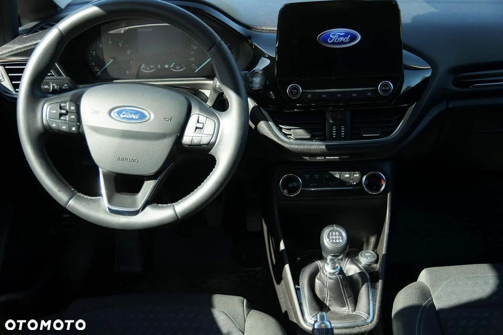 Ford Fiesta - 25