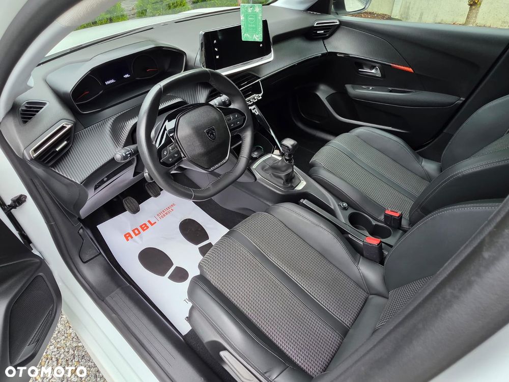 Peugeot 208 - 27