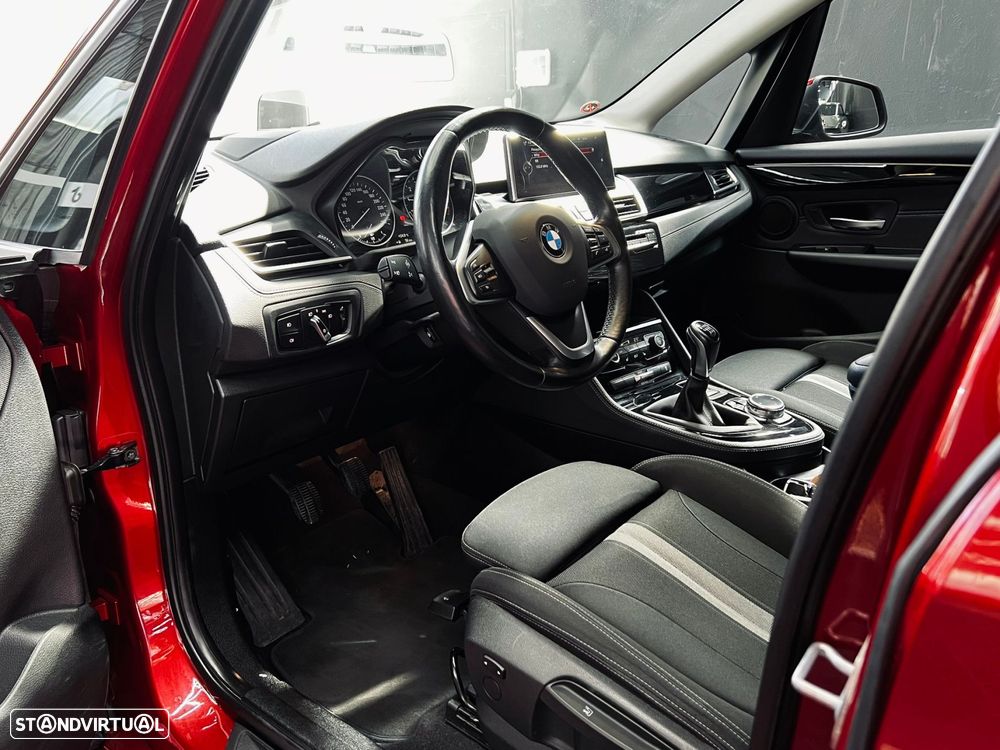 BMW 218 Active Tourer i Line Sport - 14