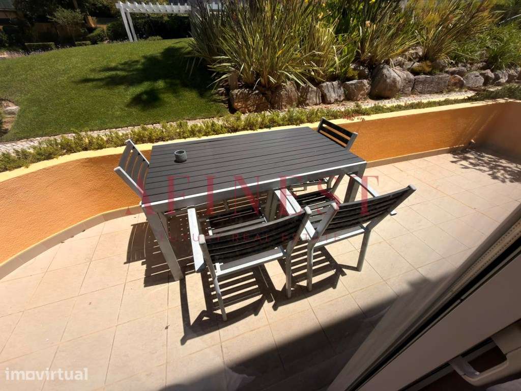 T2 COM SUITE + 2 GARAGENS EM JARDINS DE BIRRE, CASCAIS | Entrada Im... - Grande imagem: 4/18