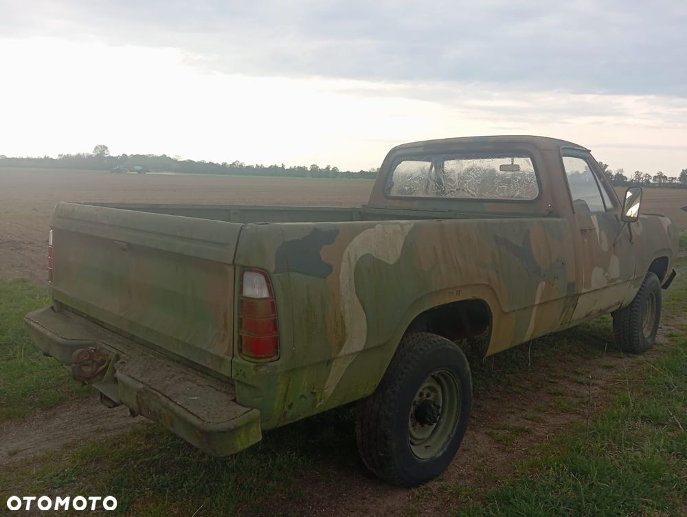 Dodge D100 - 5
