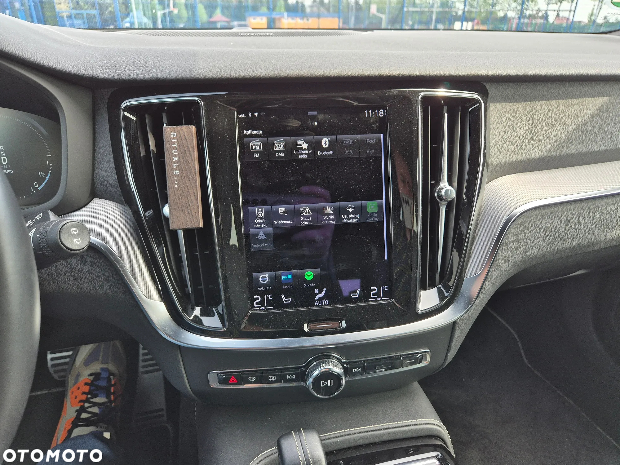 Volvo V60 T6 AWD Plug-In Hybrid Ultra Dark - 13