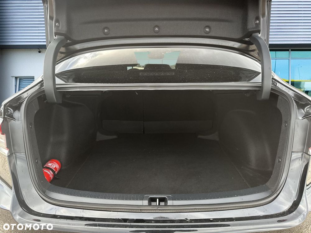 Toyota Corolla 1.8 Hybrid Style - 32