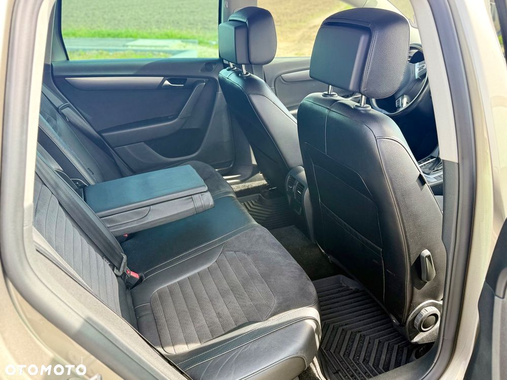 Volkswagen Passat 2.0 TDI Highline DSG - 10