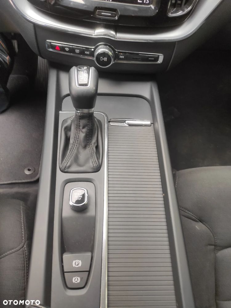 Volvo XC 60 D4 SCR AWD Momentum - 11