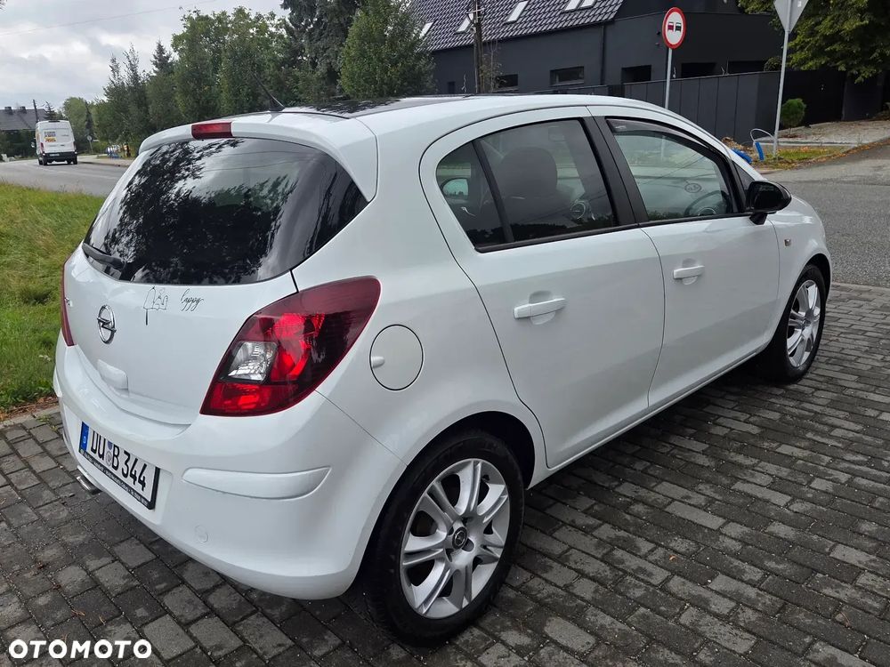 Opel Corsa 1.4 16V Cosmo - 4