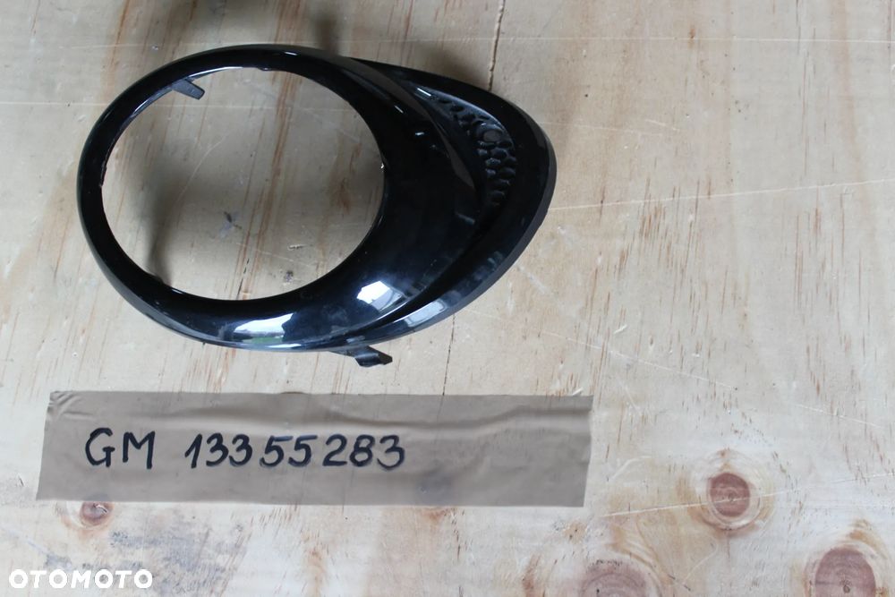 KRATKA ZDERZAKA LEWA OPEL ADAM 13355283 2017