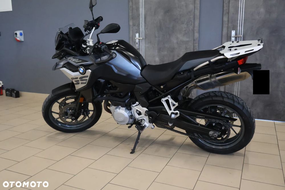 BMW F - 17