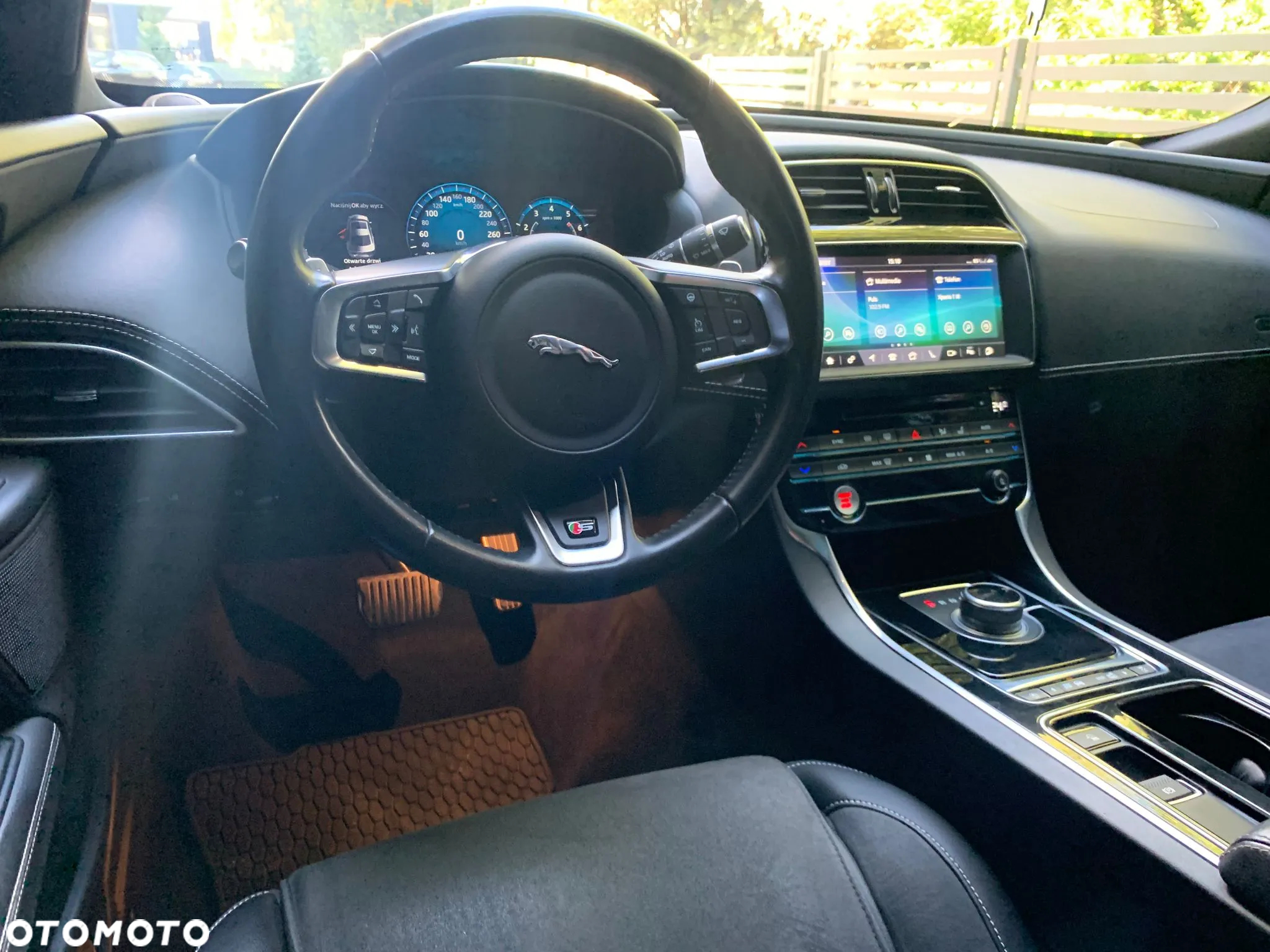 Jaguar XE S - 3