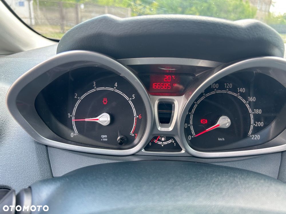 Ford Fiesta 1.4 Ghia - 14