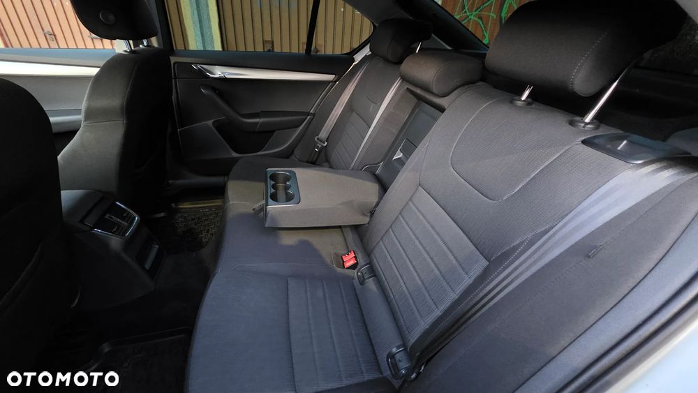 Skoda Octavia 2.0 TDI Style DSG - 18