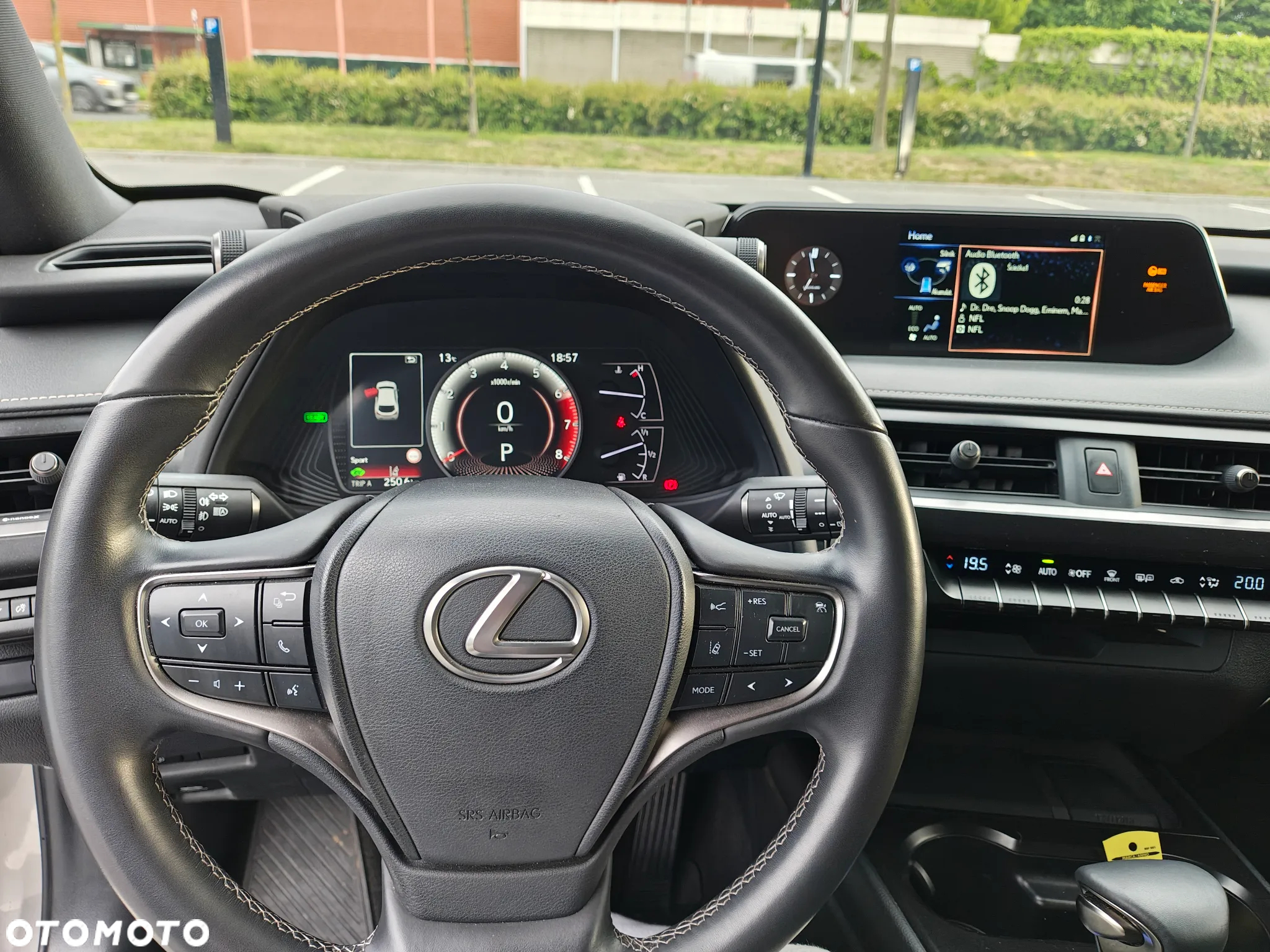 Lexus UX 250h GPF Business Edition 2WD - 9