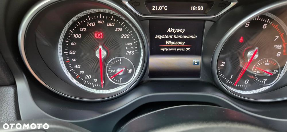 Mercedes-Benz CLA 180 AMG Line - 24