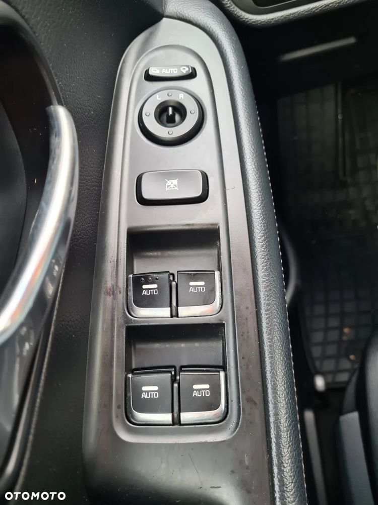 Kia Carens 1.7 CRDi 115 Dream-Team Edition - 24