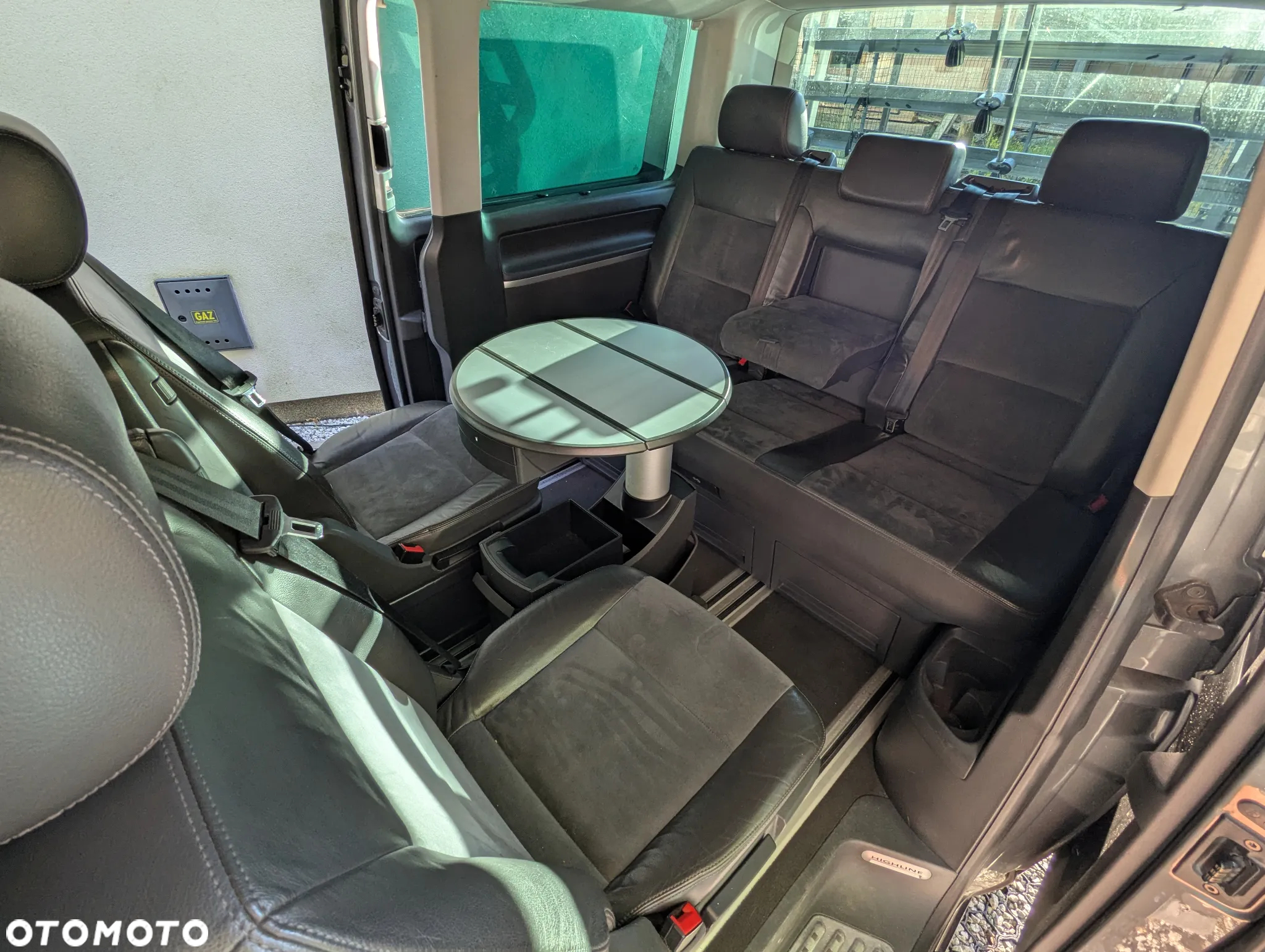 Volkswagen Multivan - 12