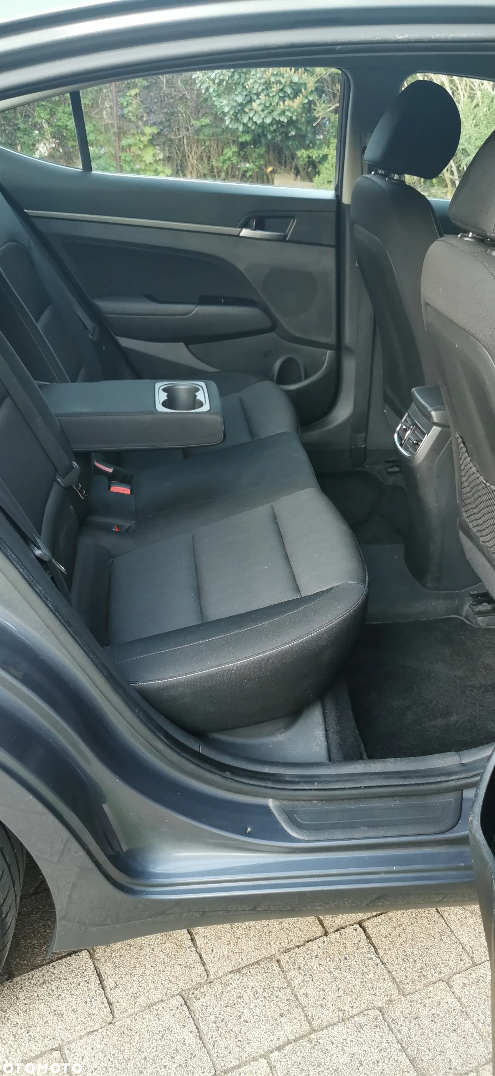 Hyundai Elantra - 16