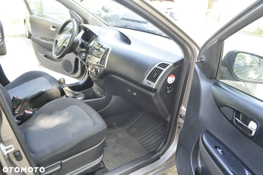 Hyundai i20 - 12