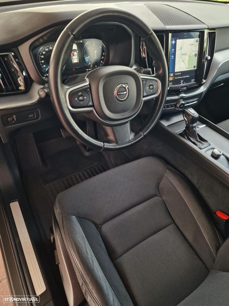 Volvo XC 60 2.0 D4 Momentum Geartronic - 11