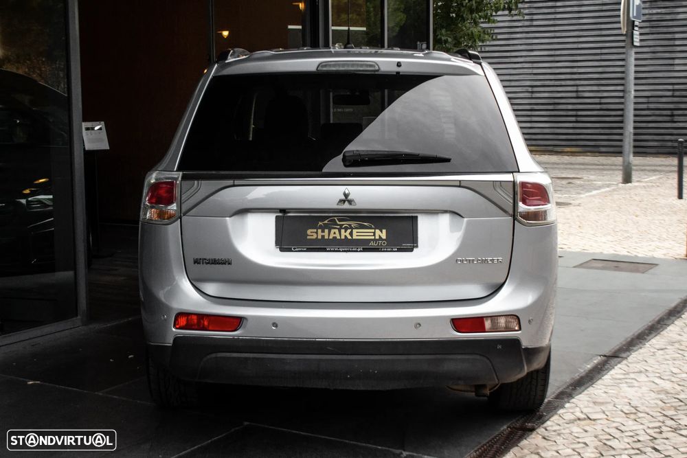 Mitsubishi Outlander 2.2 DI-D Instyle - 10