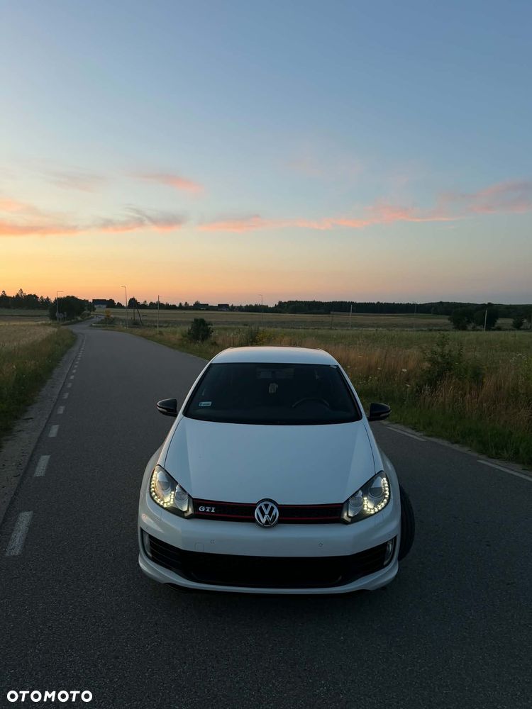 Volkswagen Golf 2.0 TSI GTI - 1