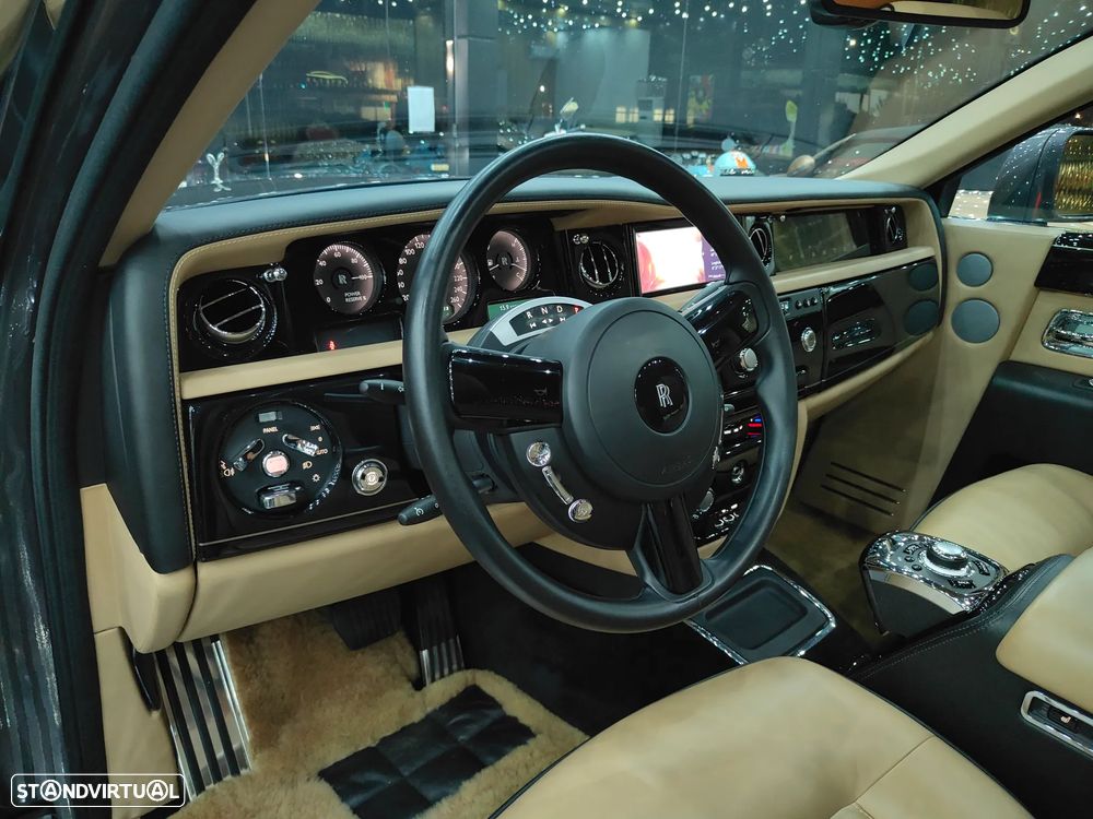 Rolls Royce Phantom 6.8 V12 - 35