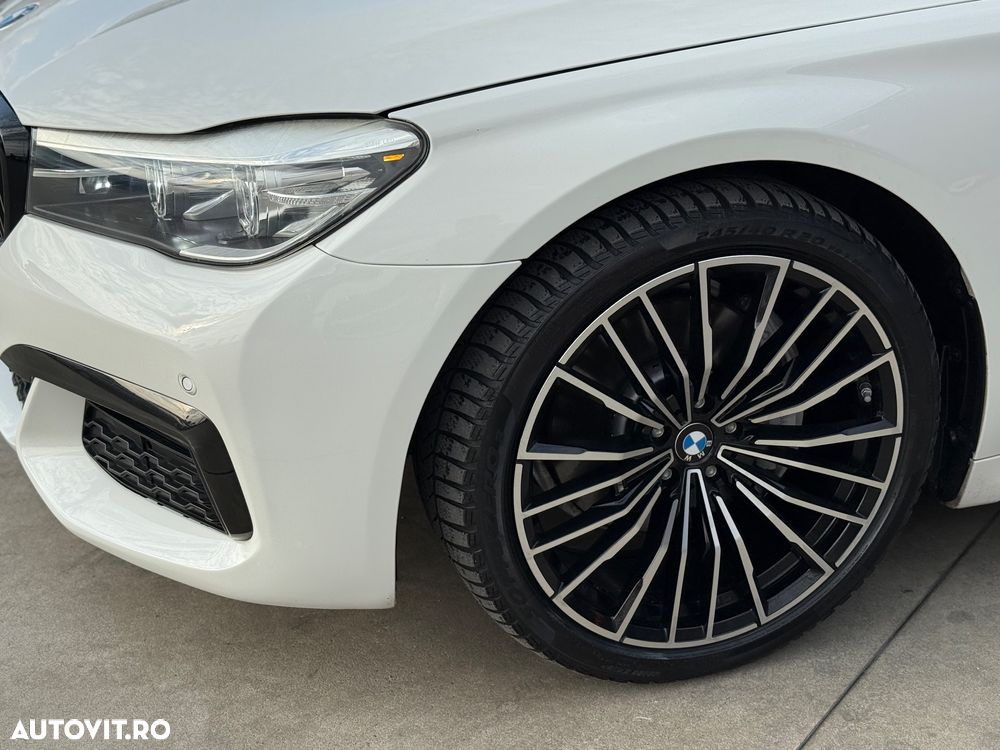 BMW Seria 7 740Li - 27