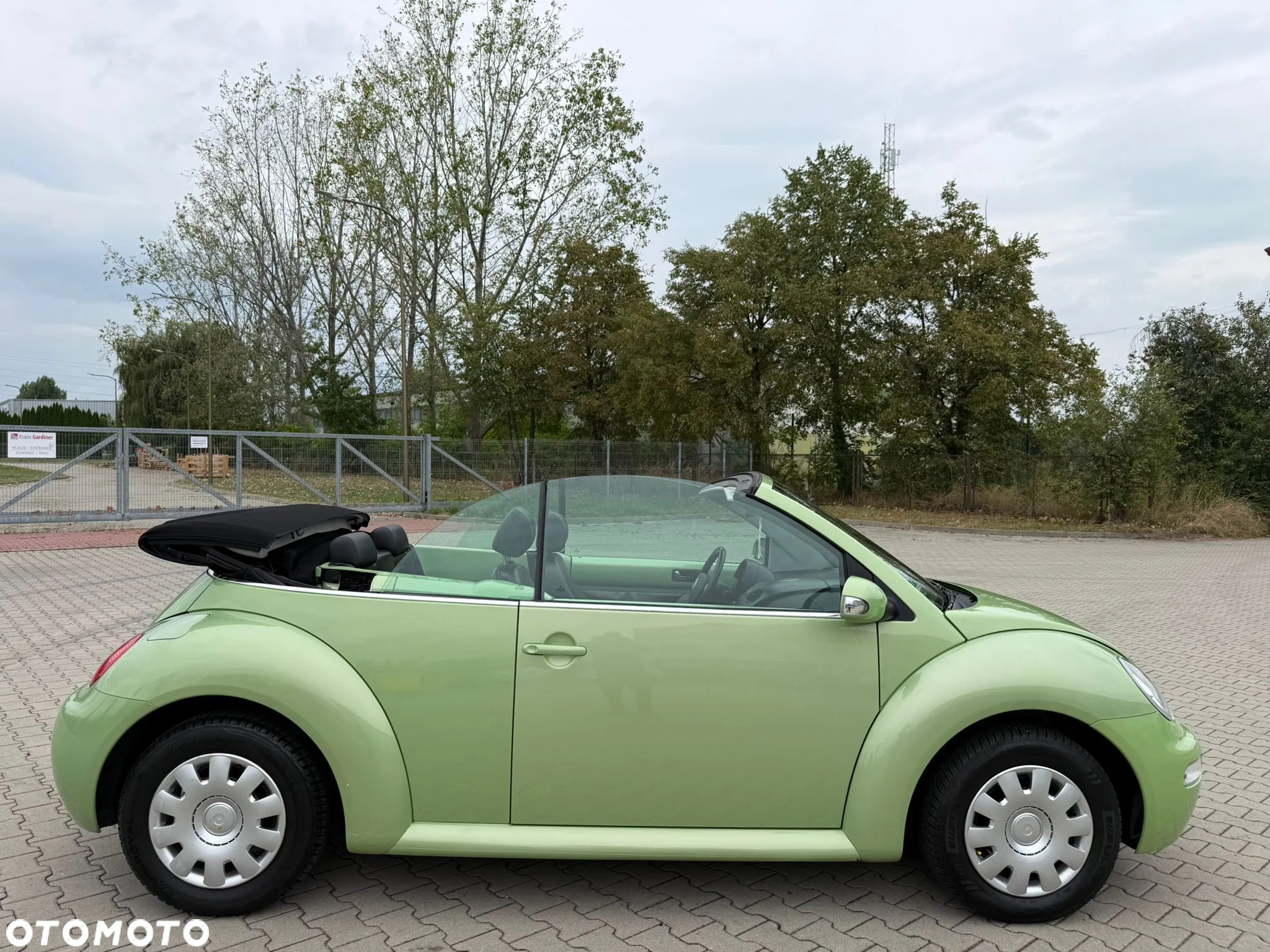 Volkswagen New Beetle Cabriolet 2.0 United - 23
