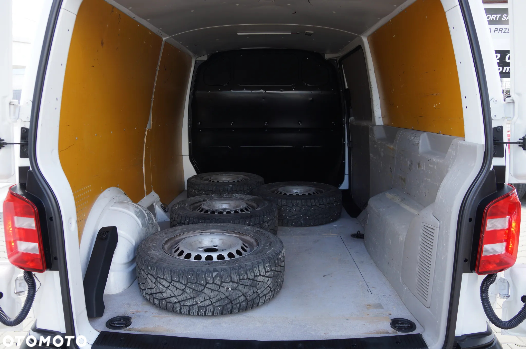 Volkswagen Transporter - 27