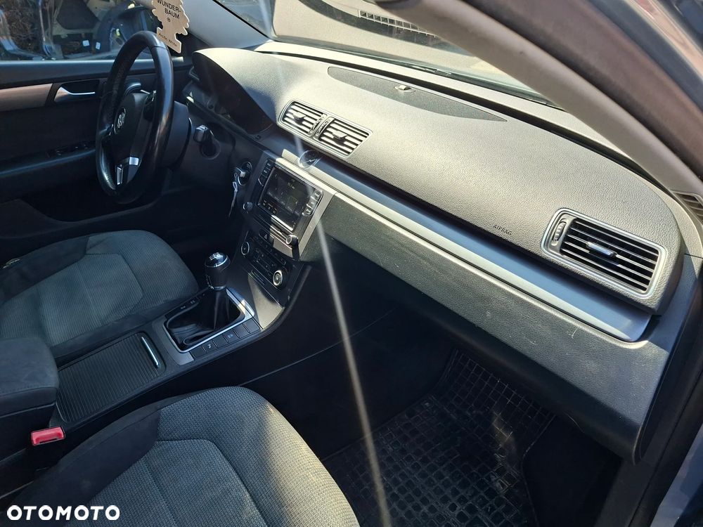 Volkswagen Passat 2.0 TDI DPF Comfortline - 34