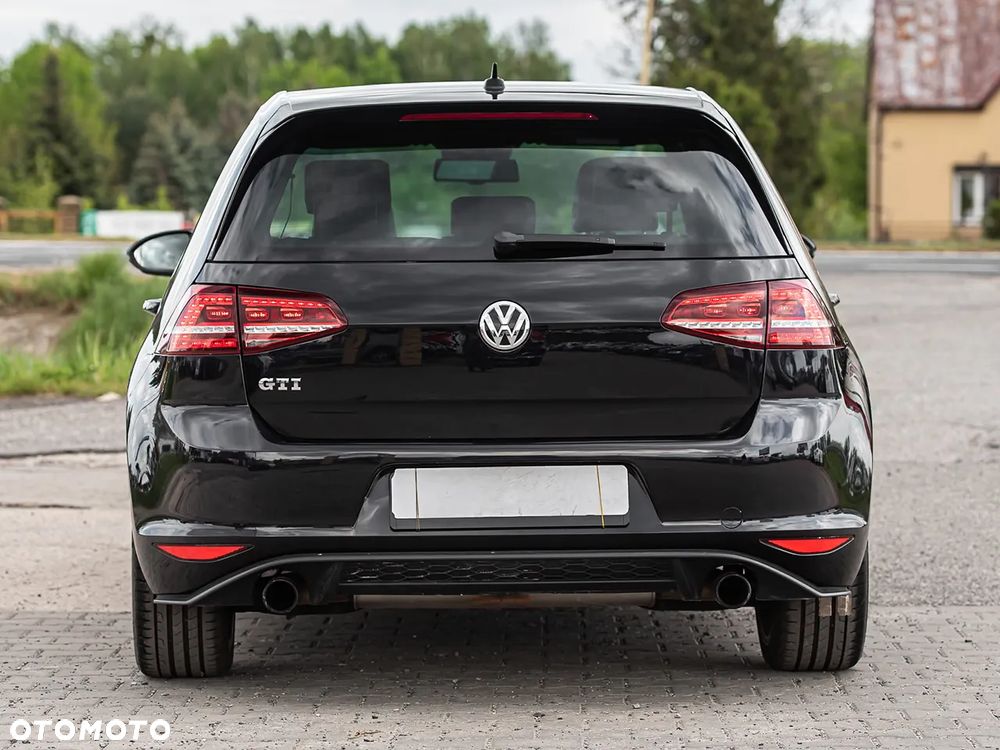 Volkswagen Golf 2.0 TSI 4Mot R DSG - 11
